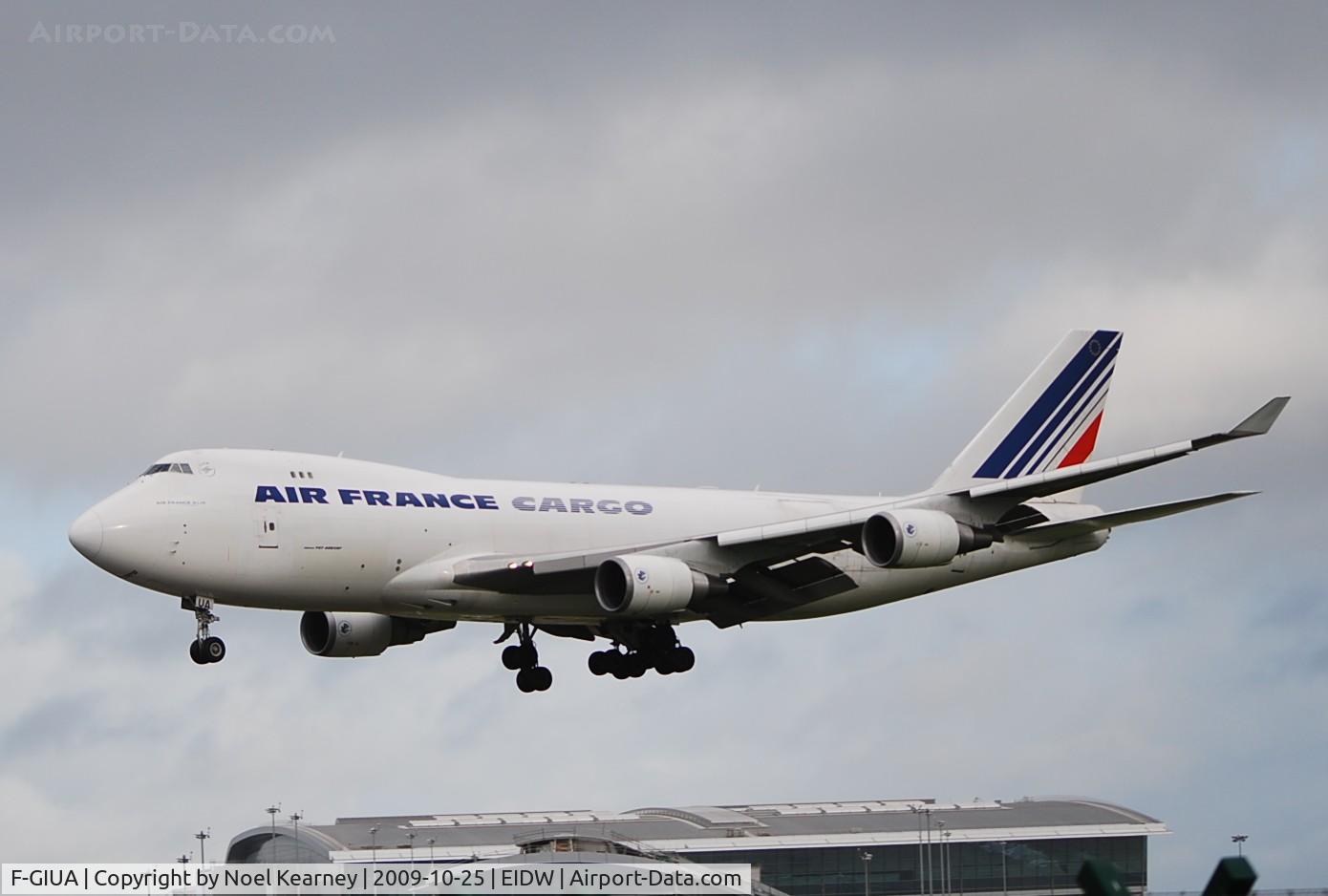 F-GIUA, 2002 Boeing 747-428F/ER/SCD C/N 32866, About to touch down Rwy 28