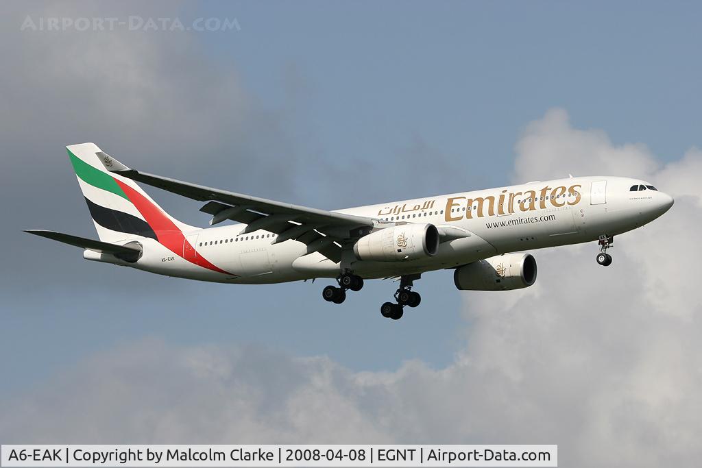 A6-EAK, 2002 Airbus A330-243 C/N 452, Airbus A330-243. On approach to Rwy 07 at Newcastle Airport in 2008.