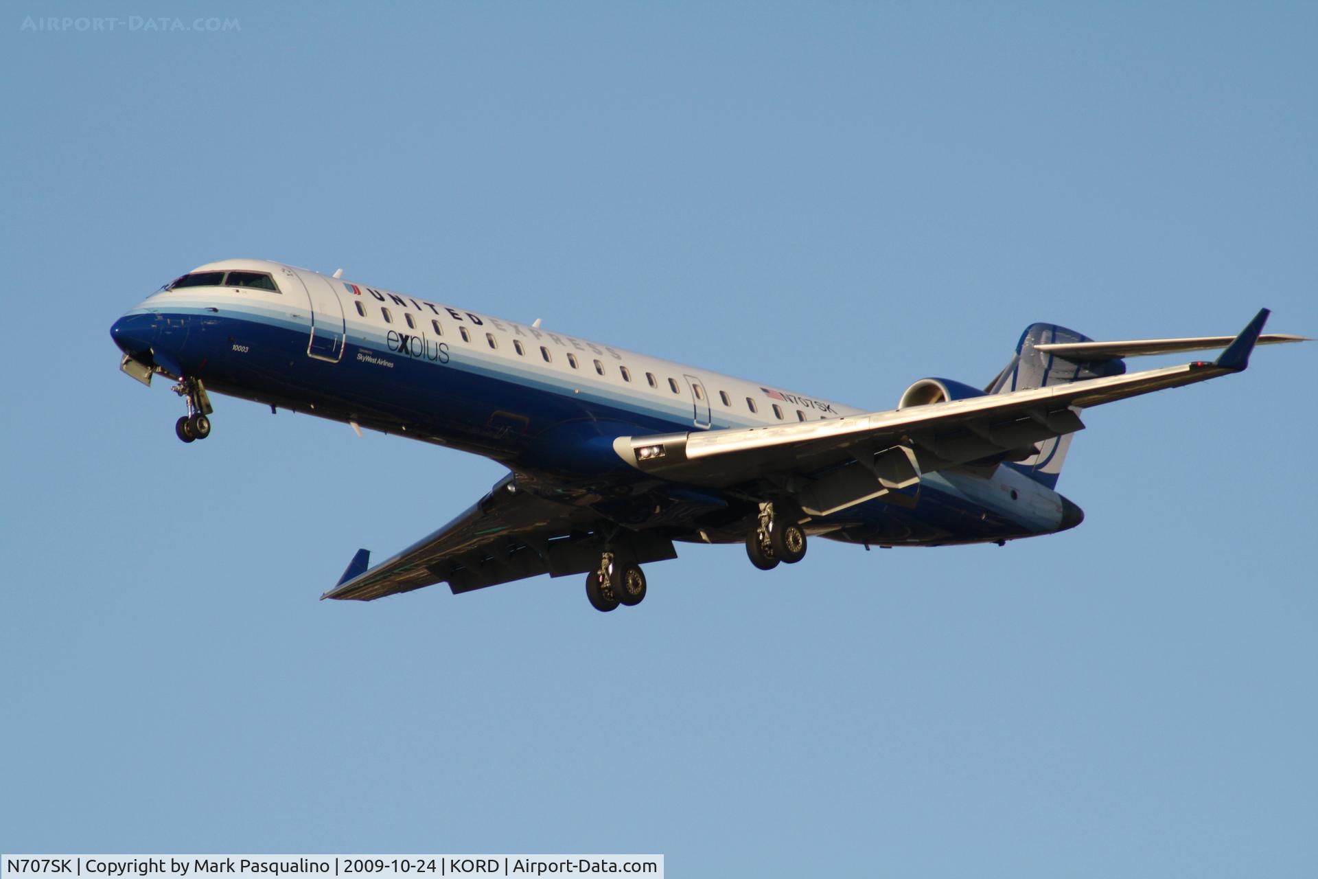 N707SK, 1999 Bombardier CRJ-701ER (CL-600-2C10) Regional Jet C/N 10003, CL-600-2C10