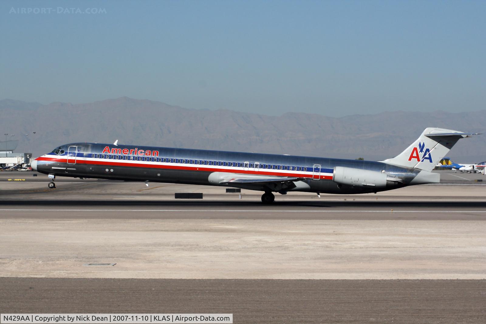 N429AA, 1986 McDonnell Douglas MD-82 (DC-9-82) C/N 49341, KLAS