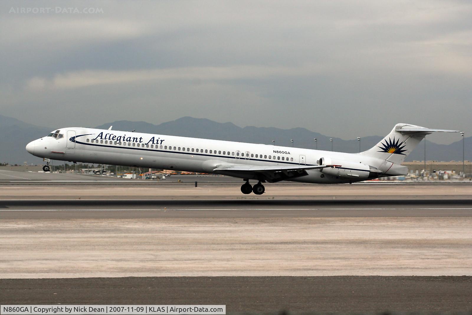 N860GA, 1989 McDonnell Douglas MD-83 (DC-9-83) C/N 49786, KLAS