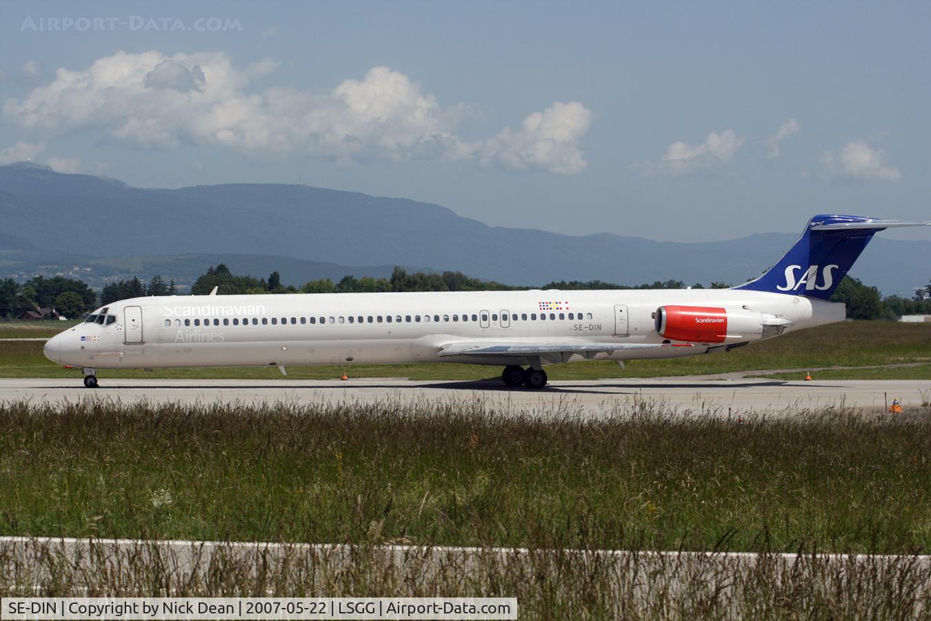 SE-DIN, 1990 McDonnell Douglas MD-82 (DC-9-82) C/N 49999, LSGG