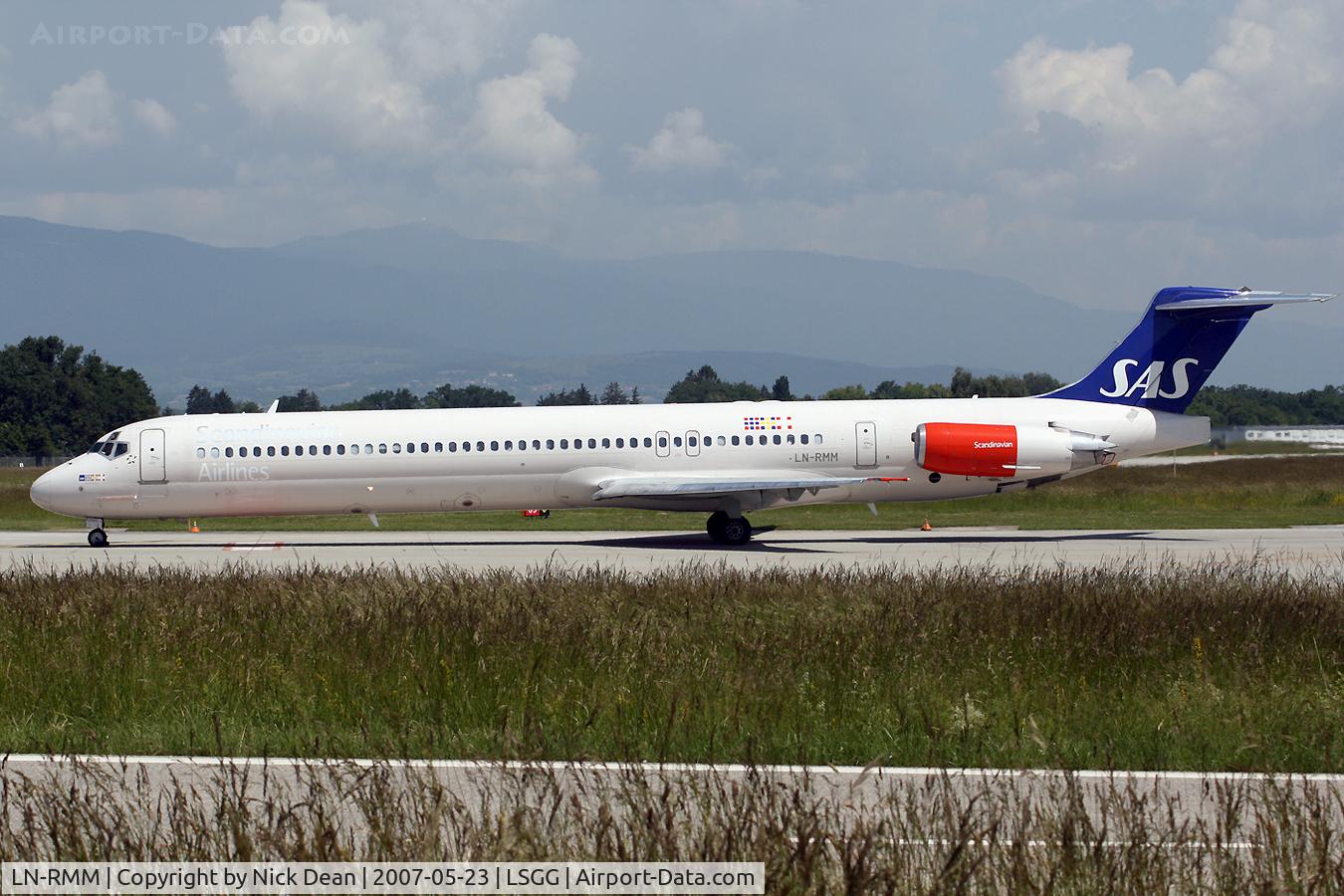 LN-RMM, 1991 McDonnell Douglas MD-81 (DC-9-81) C/N 53005, LSGG