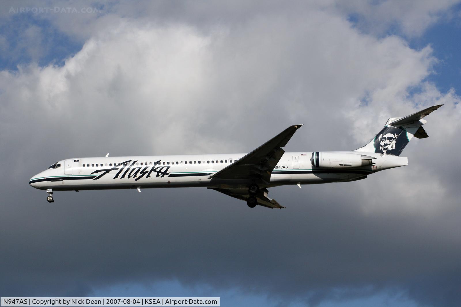 N947AS, 1990 McDonnell Douglas MD-83 (DC-9-83) C/N 53020, KSEA