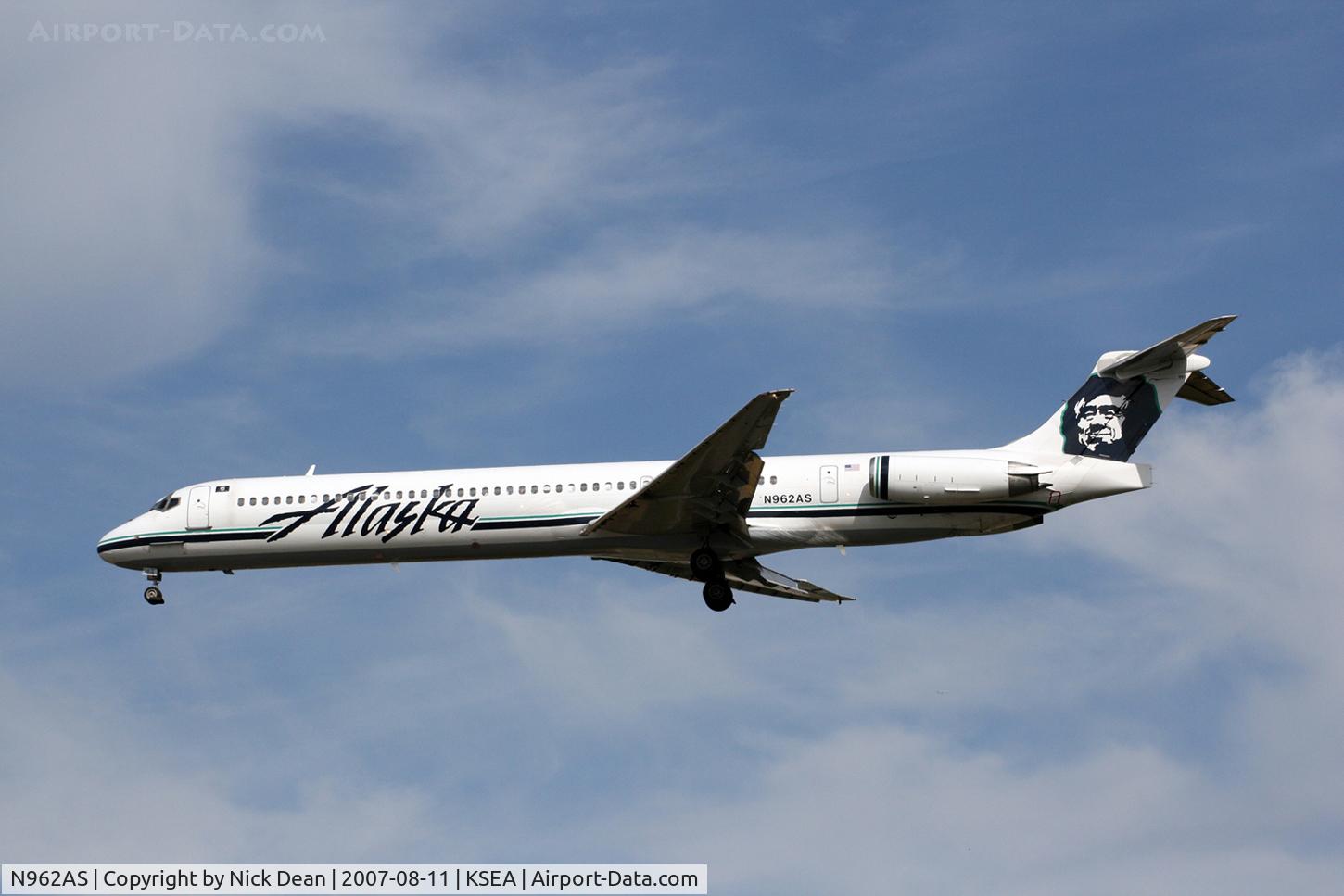 N962AS, 1992 McDonnell Douglas MD-83 (DC-9-83) C/N 53076, KSEA