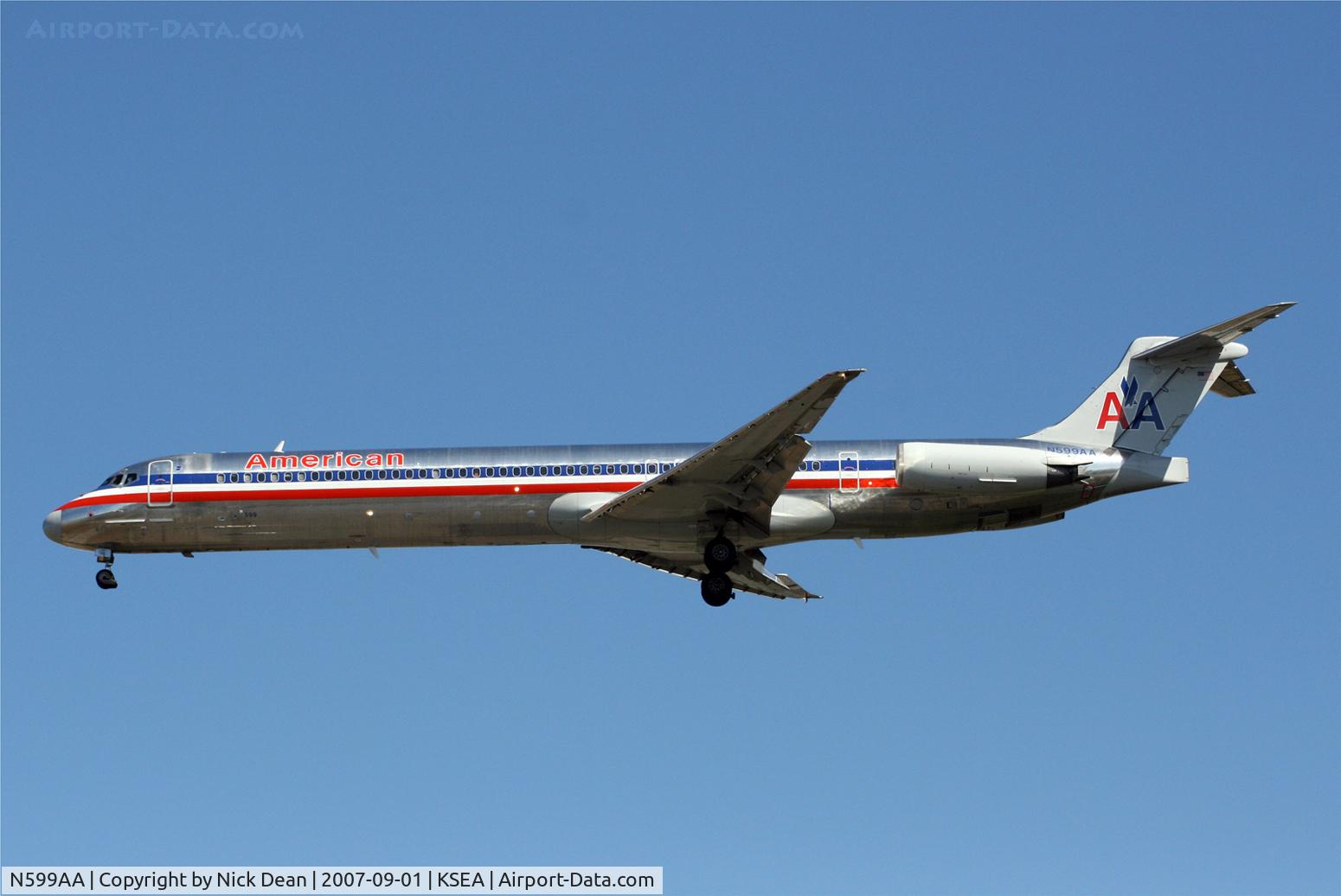 N599AA, 1992 McDonnell Douglas MD-83 (DC-9-83) C/N 53289, KSEA