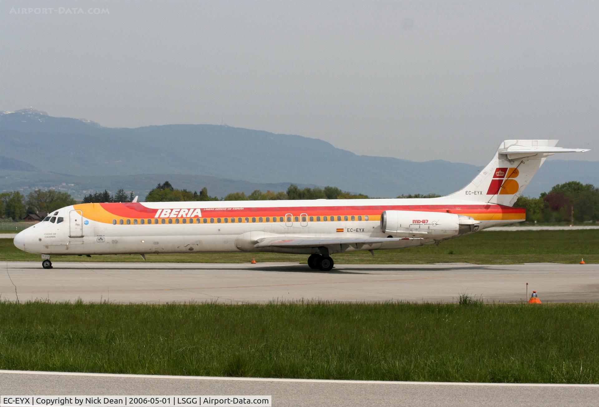 EC-EYX, 1990 McDonnell Douglas MD-87 (DC-9-87) C/N 49839, LSGG