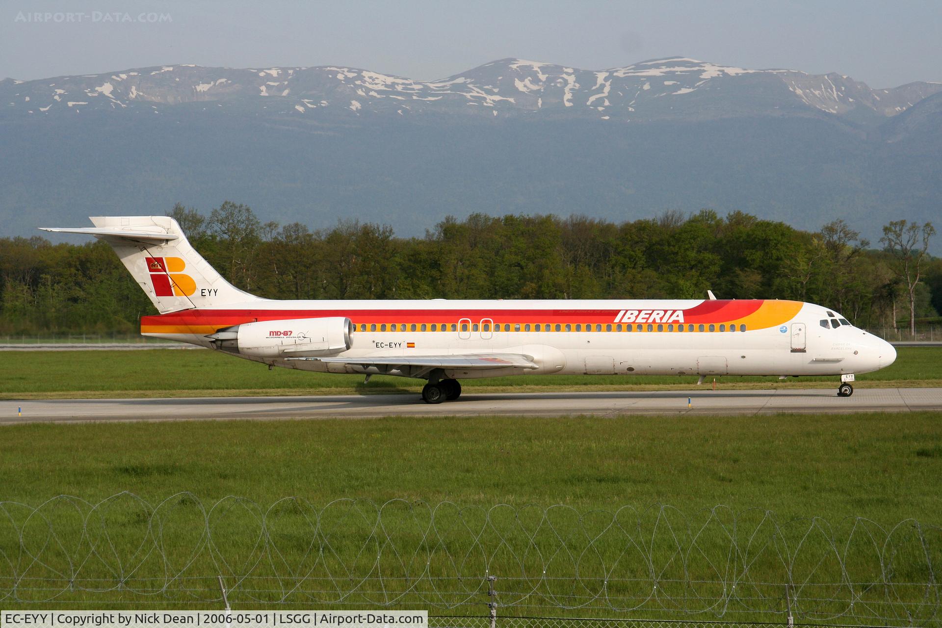 EC-EYY, 1990 McDonnell Douglas MD-87 (DC-9-87) C/N 49840, LSGG