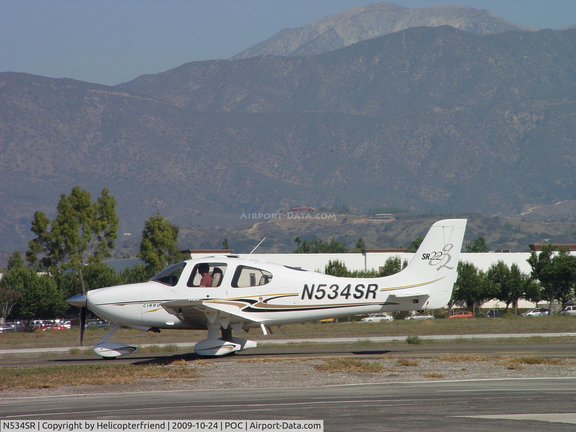 N534SR, 2004 Cirrus SR22 G2 C/N 1079, Taxiing from being washed
