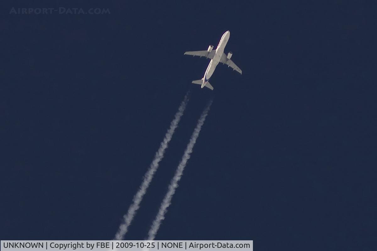 UNKNOWN, Contrails Various C/N Unknown, CSA A319 cruising high