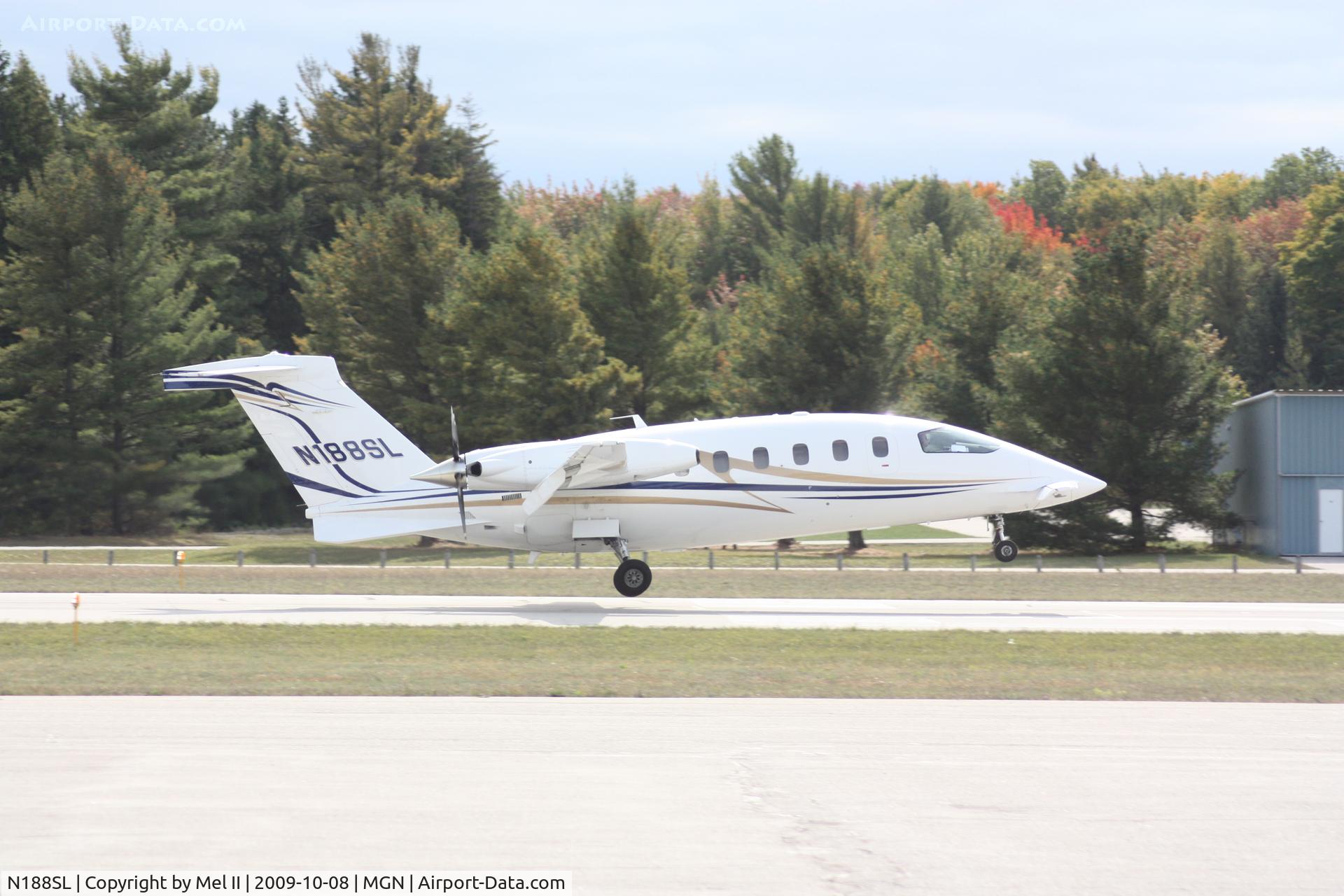 N188SL, 2008 Piaggio P-180 Avanti II C/N 1174, VNR188 - KGRB-KMGN - Landing RWY 28