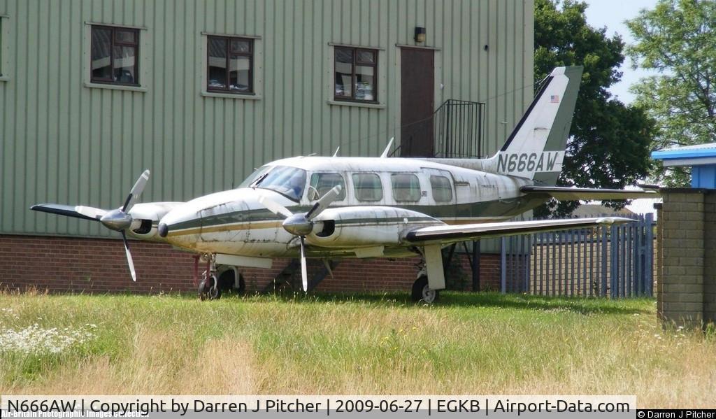 N666AW, Piper PA-31-310 Navajo C/N 31-7612061, bad Look