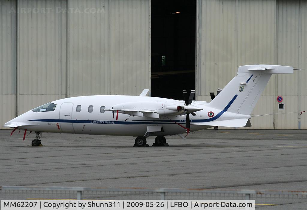 MM62207, Piaggio P-180AM Avanti C/N 1096, Parked at the Airbus Corporate Jet Center...