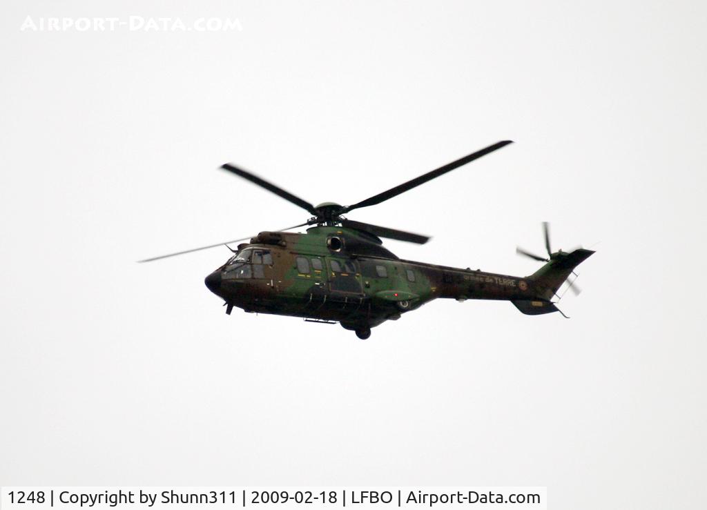 1248, Aérospatiale SA-330B Puma C/N 1248, Passing above the airport...