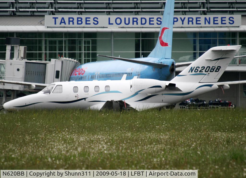 N620BB, 2001 Cessna 525 C/N 525-0467, Parked but they need to cut the grass to take a good picture !