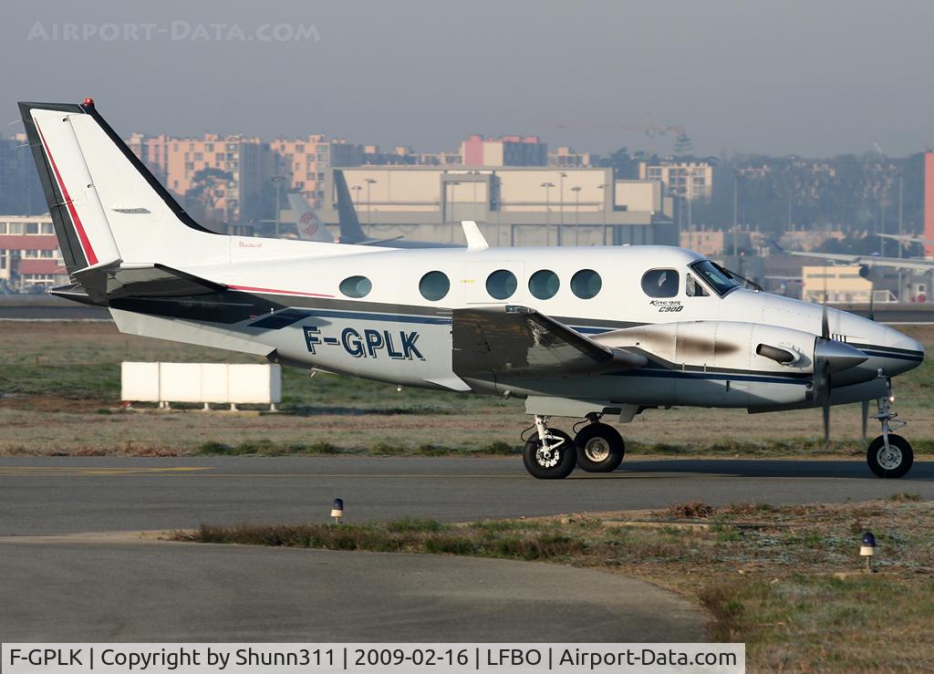 F-GPLK, 1995 Beech C90A King Air King Air C/N LJ-1391, Taxiing to the maintenance area...