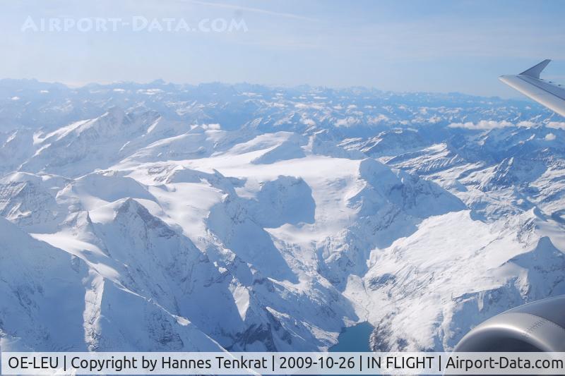 OE-LEU, 2006 Airbus A320-214 C/N 2902, flyNIKI Airbus A320 in flight over Austria with Captain Niki Lauda