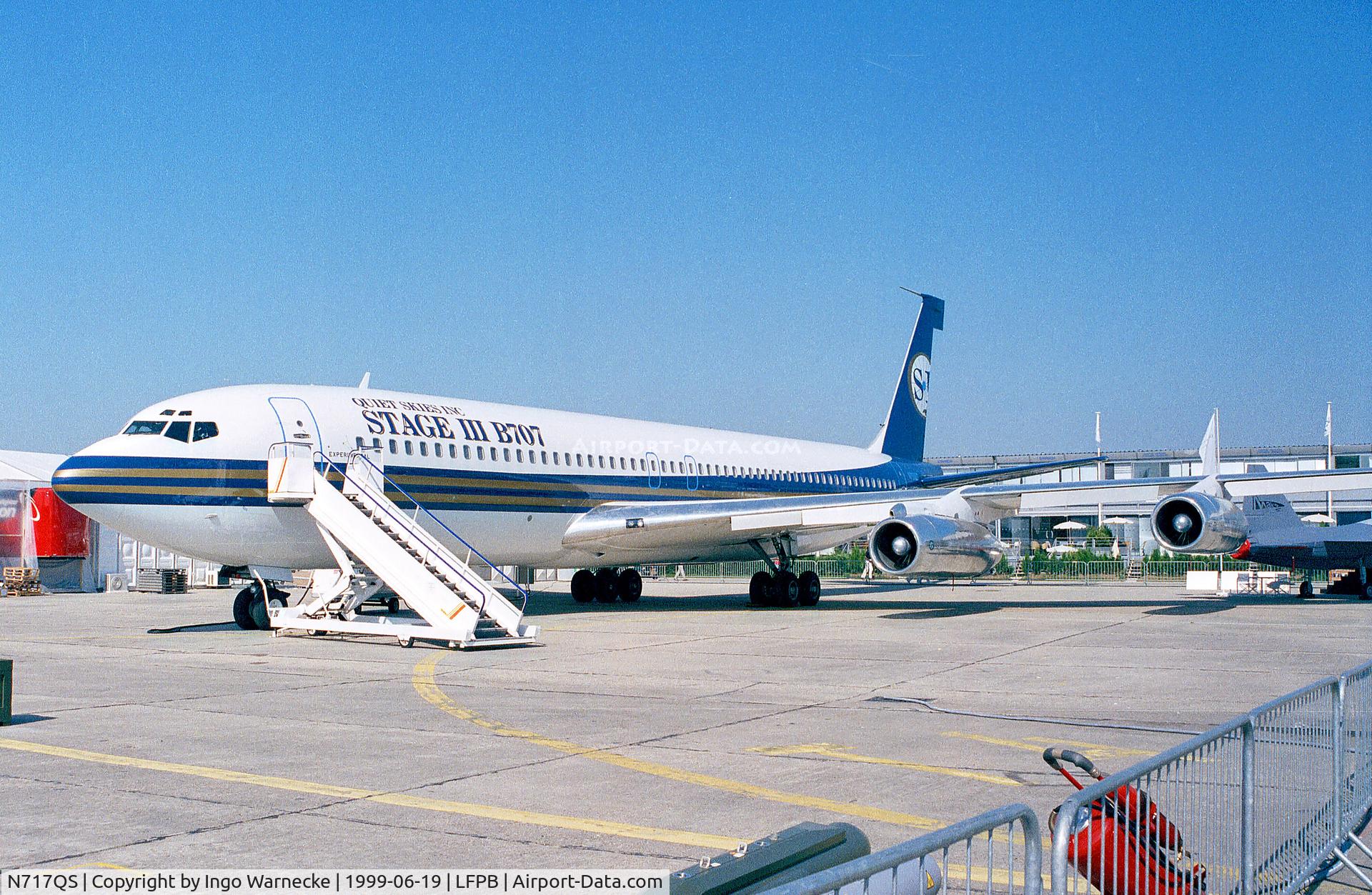 N717QS, 1974 Boeing 707-3J6B C/N 20717, Boeing 707-3J6B with stage III quiet engines at the Aerosalon 1999, Paris