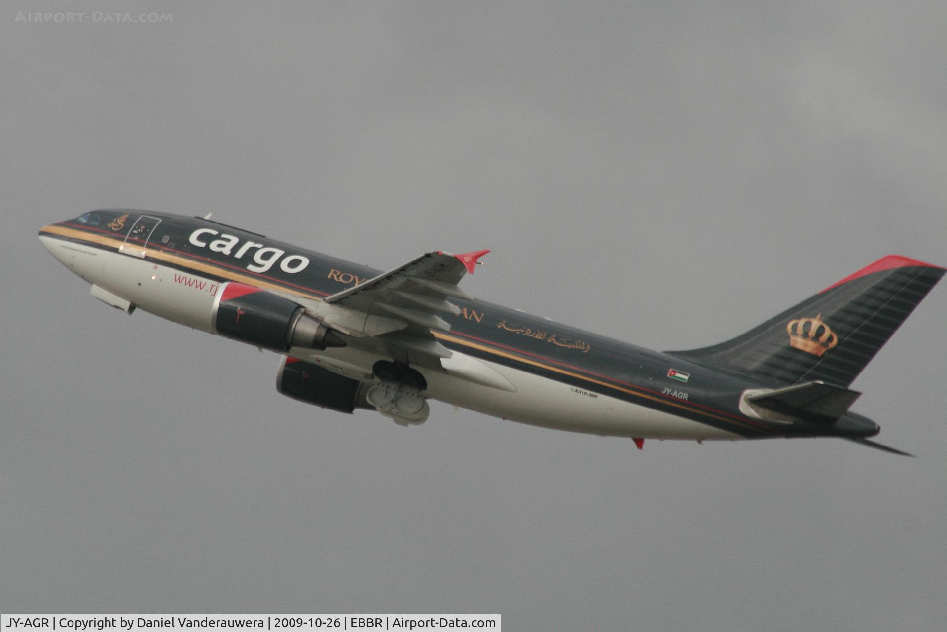 JY-AGR, 1988 Airbus A310-304(F) C/N 490/4451, Flight RJ034 is taking off from rwy 25R