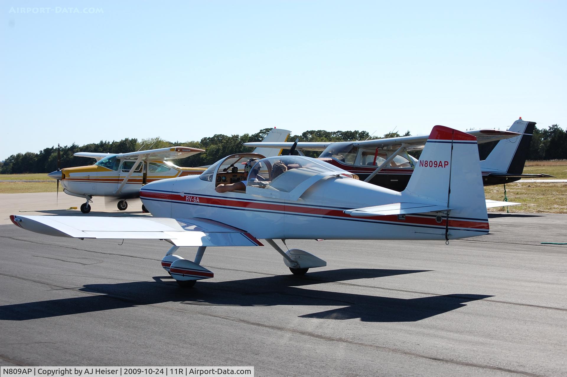 N809AP, Vans RV-6A C/N 21823, N809AP taxiing to parking at 11R