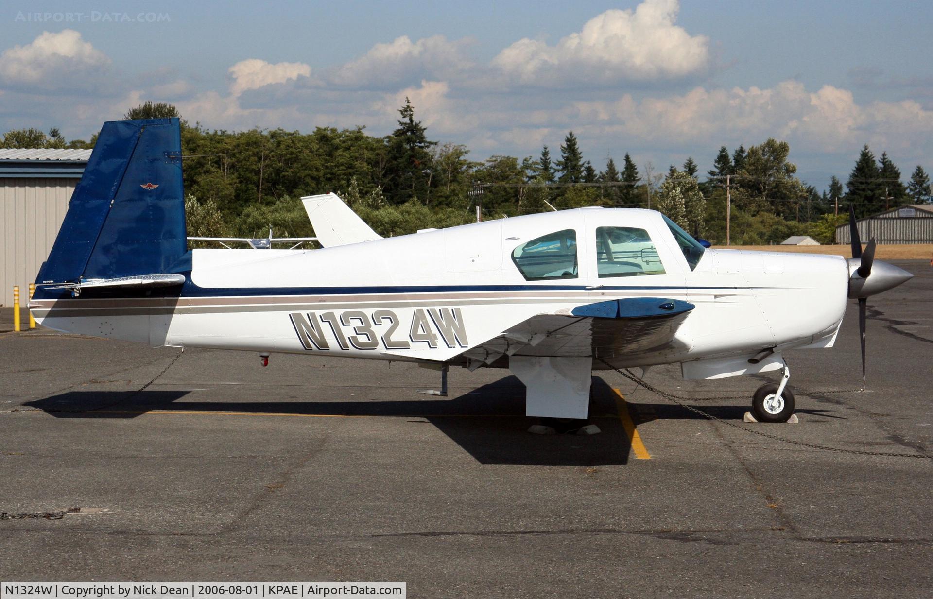 N1324W, 1964 Mooney M20C Ranger C/N 2682, KPAE