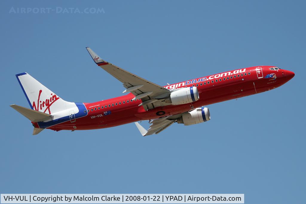 VH-VUL, 2007 Boeing 737-8FE C/N 36603/2356, Boeing 737-8FE. Taking off from Adelaide International Airport.