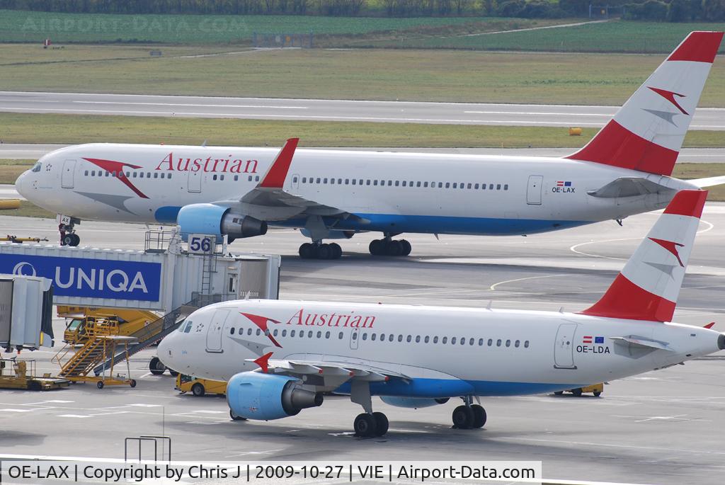 OE-LAX, 1992 Boeing 767-3Z9/ER C/N 27095, Austrian Airlines Boeing 767-3Z9