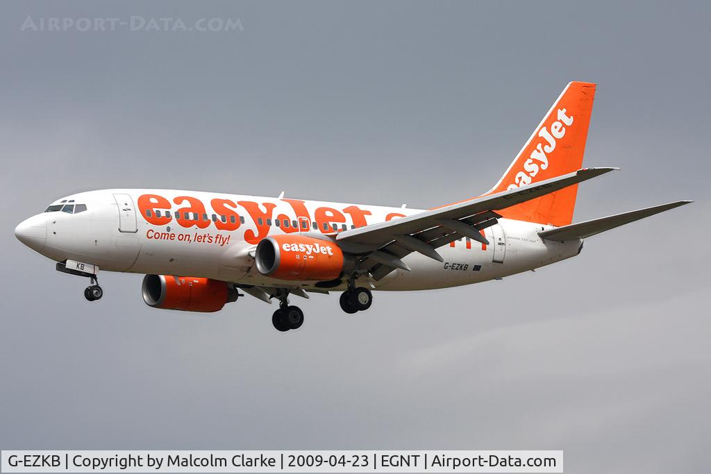 G-EZKB, 2003 Boeing 737-73V C/N 32423, Boeing 737-73V. On approach to Rwy 25 at Newcastle Airport.