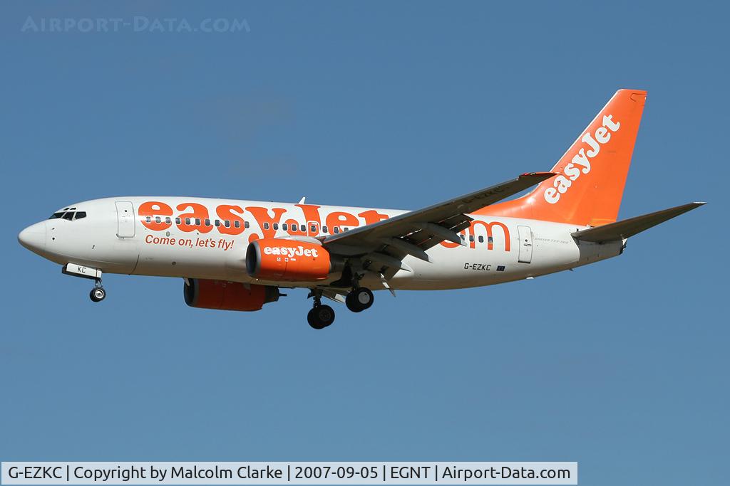 G-EZKC, 2004 Boeing 737-73V C/N 32424, Boeing 737-73V. On approach to Rwy 25 at Newcastle Airport.