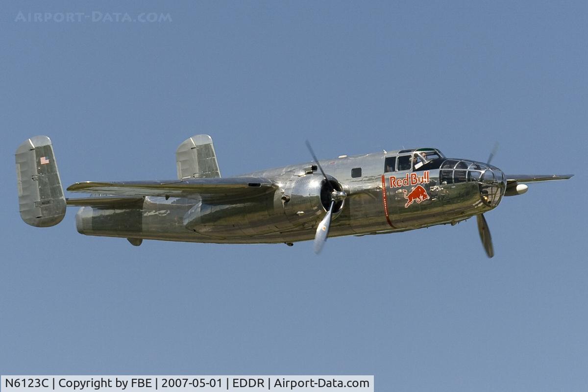 N6123C, 1945 North American B-25J-30-NC Mitchell Mitchell C/N 108-47647, low pass during the Saarbrücken Flugplatzfest 2007
