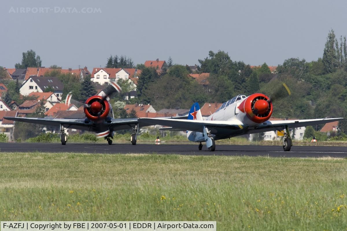 F-AZFJ, Yakovlev Yak-11 C/N 25 III/02, line up for departure