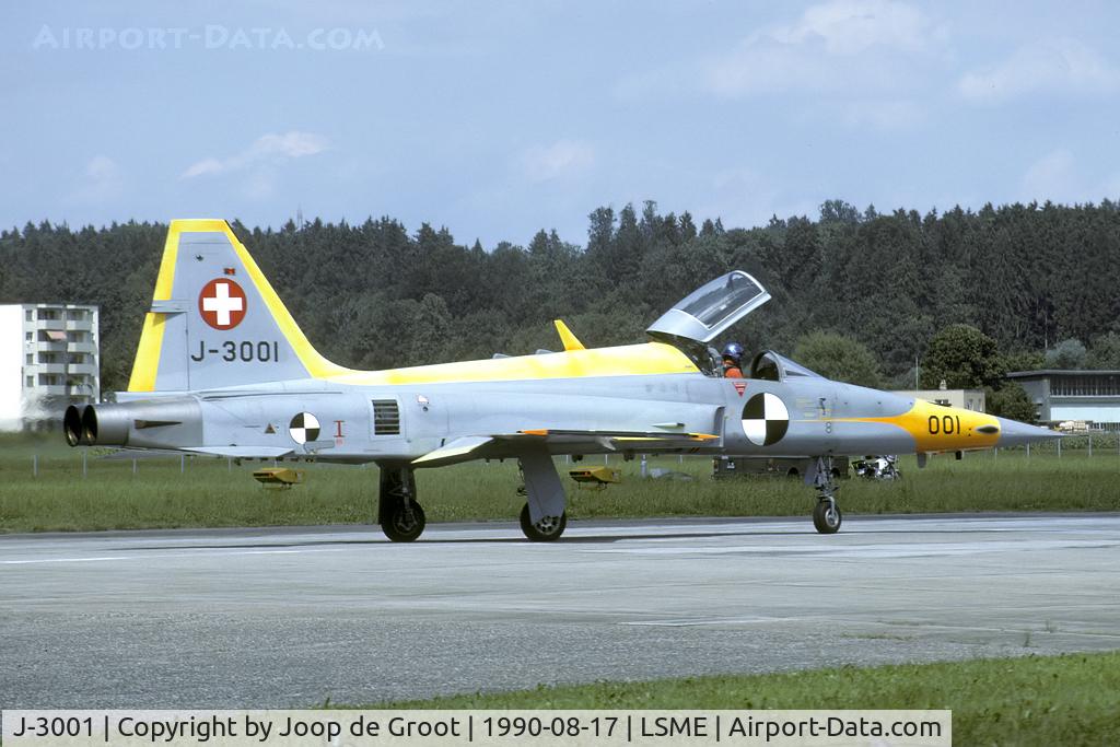 J-3001, Northrop F-5E Tiger II C/N L.1001, The Swiss test unit Gruppe für Rüstungsdienste used J-3001 for various tests. The aircraft was abandoned a couple of years ago and was transferred to normal squadron serviceNow it is flying with the US Navy.