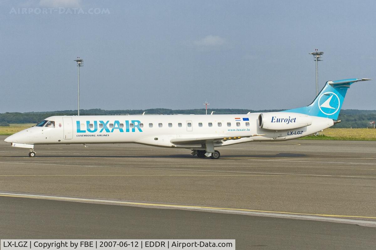 LX-LGZ, 2000 Embraer EMB-145LU (ERJ-145LU) C/N 145258, ready for departure