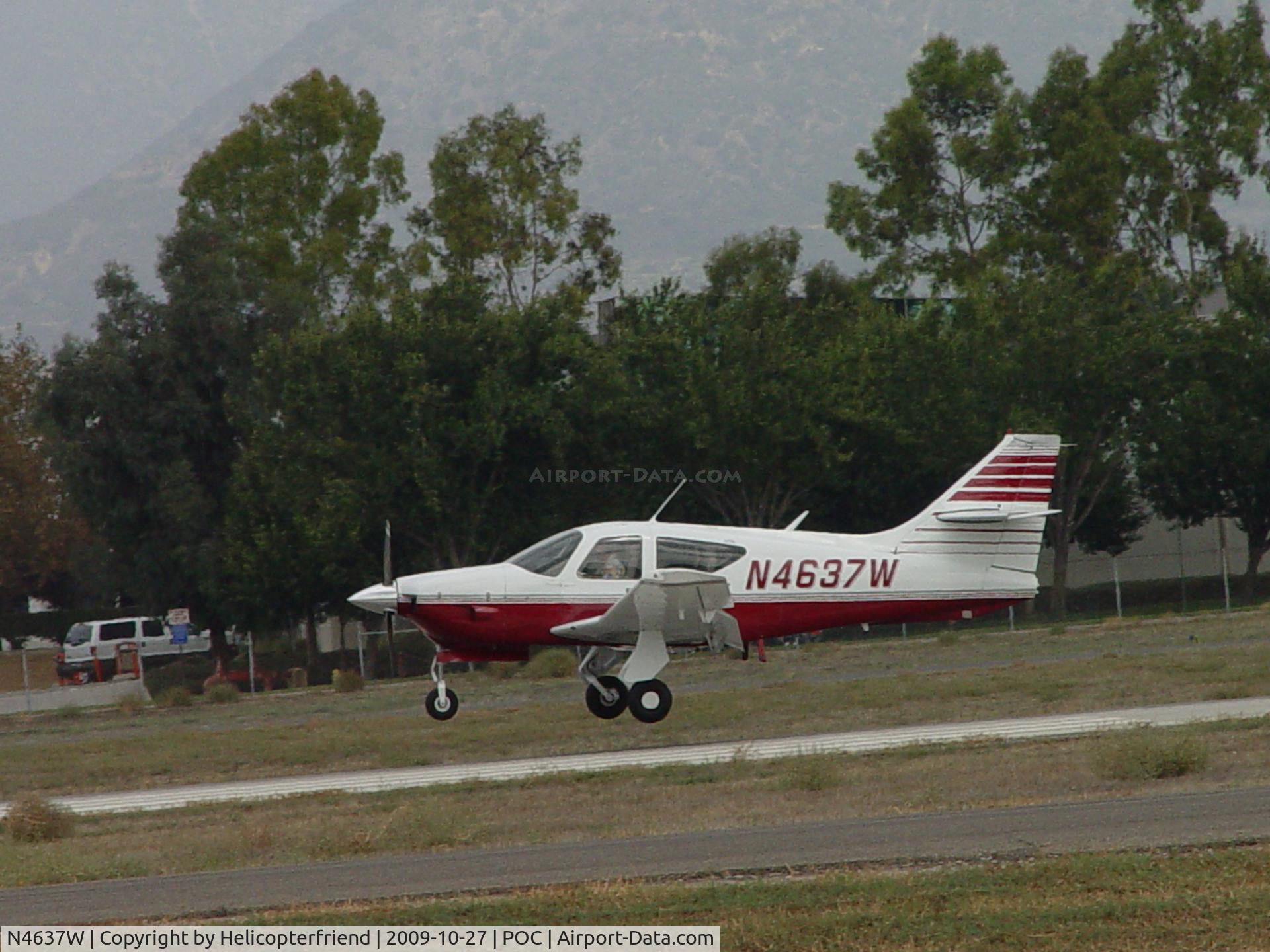 N4637W, 1977 Rockwell International 112TCA Commander C/N 13167, Landing 26L