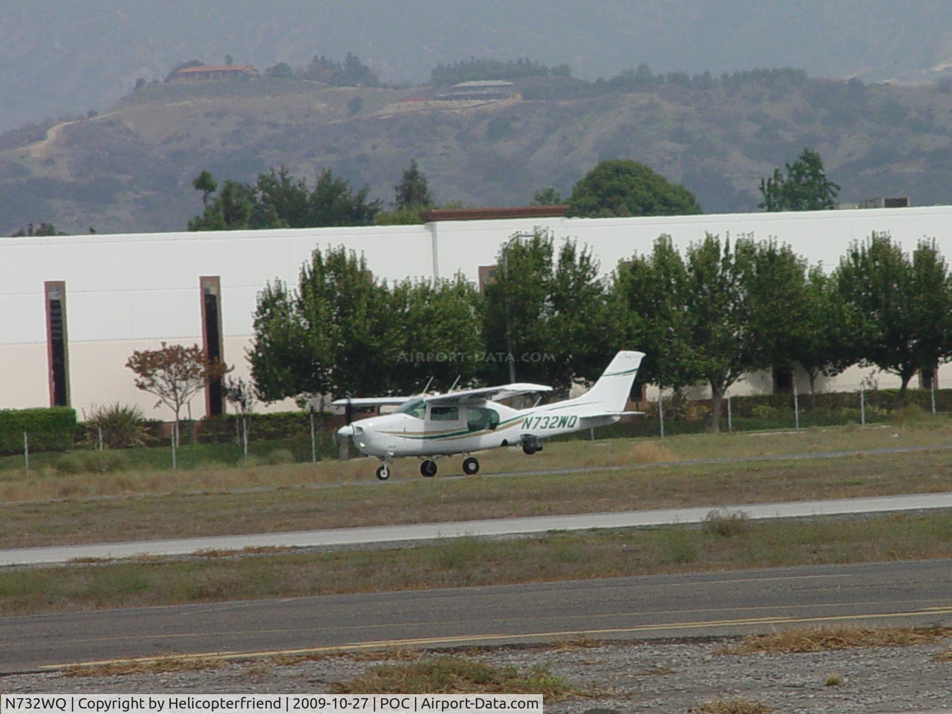 N732WQ, 1977 Cessna T210M Turbo Centurion C/N 21061836, Rolling westbound on 26R