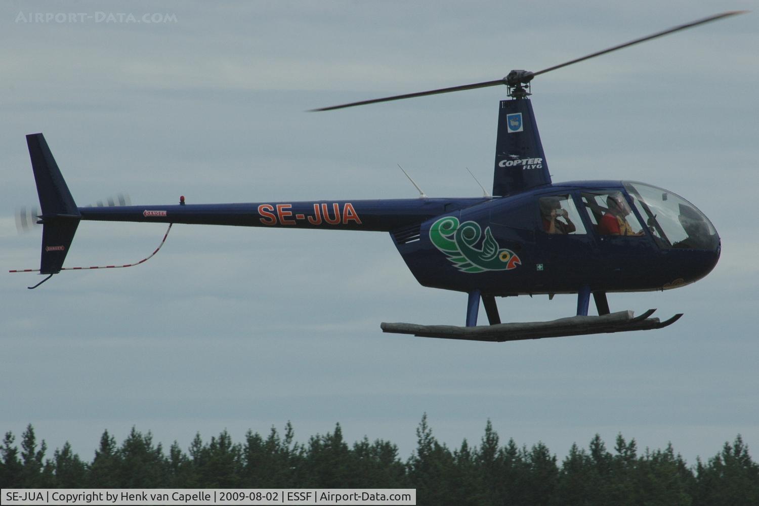 SE-JUA, 2000 Robinson R44 C/N 0728, Nice paintjob on this Copterflyg R44.