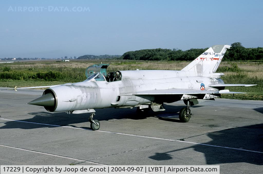 17229, Mikoyan-Gurevich MiG-21bis (L-17) C/N Not found 17229, The MiG-21Bis is known as L-17 in Serbian service. The former Yugoslav air force markings are still visible on the tail.