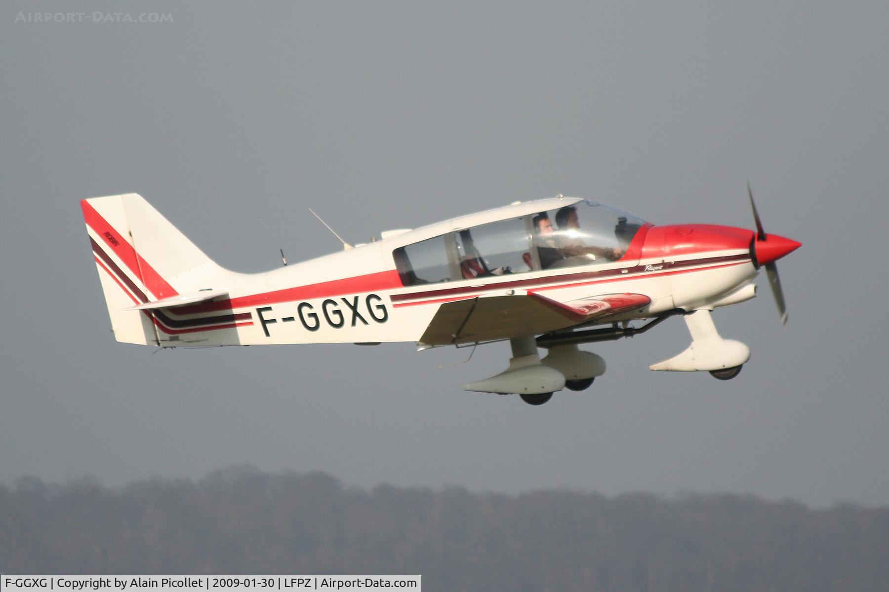 F-GGXG, Robin DR-400-180 Regent C/N 1891, Flying