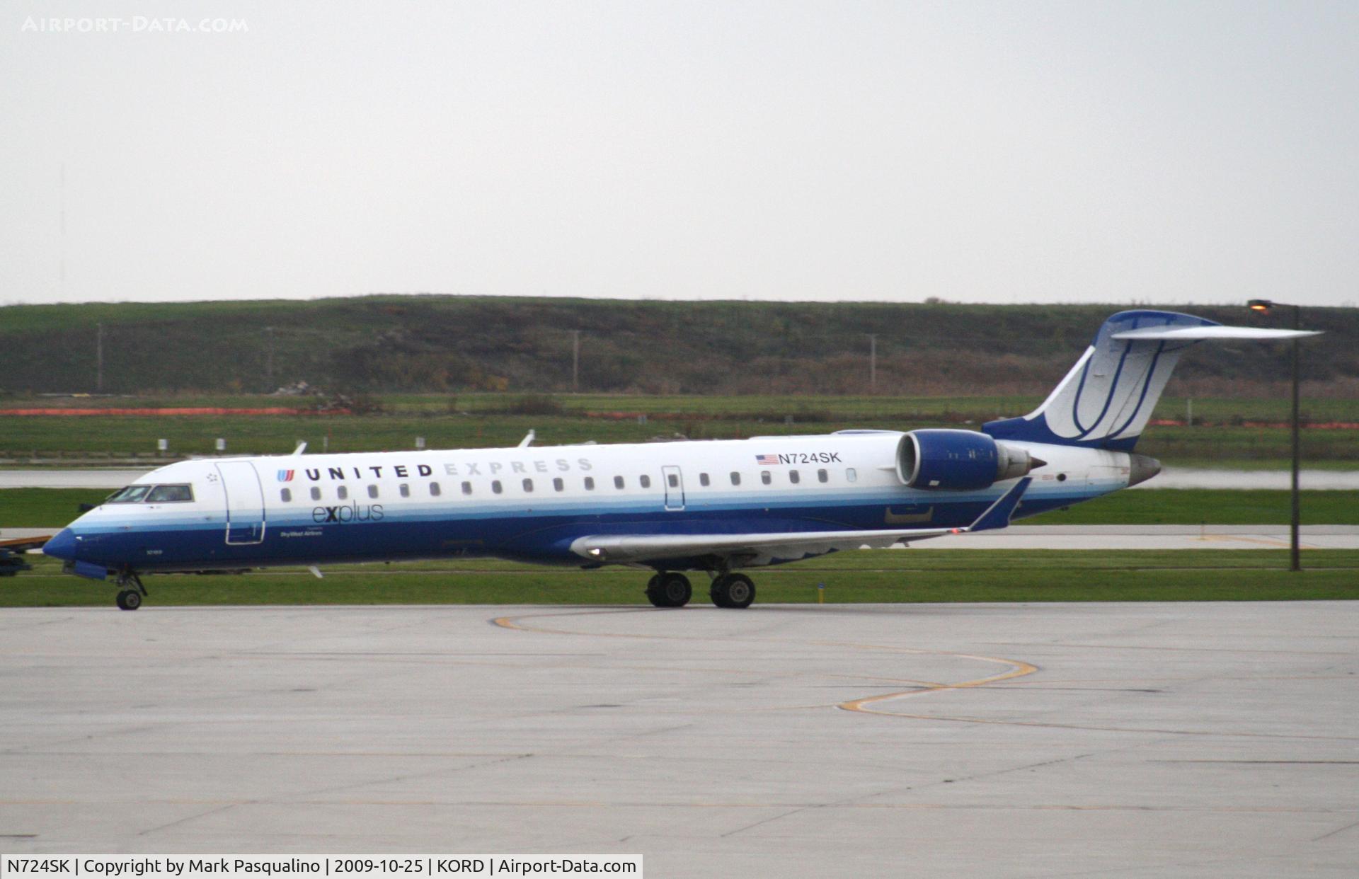 N724SK, 2004 Bombardier CRJ-700 (CL-600-2C10) Regional Jet C/N 10189, CL-600-2C10