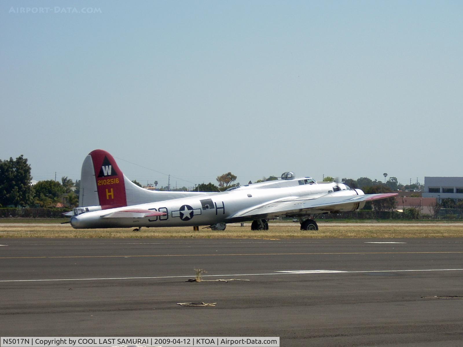 N5017N, 1944 Lockheed/Vega (Boeing) B-17G-105-VE Flying Fortress C/N 8649, An old WWII bomber taxiing TOA taxi way A.