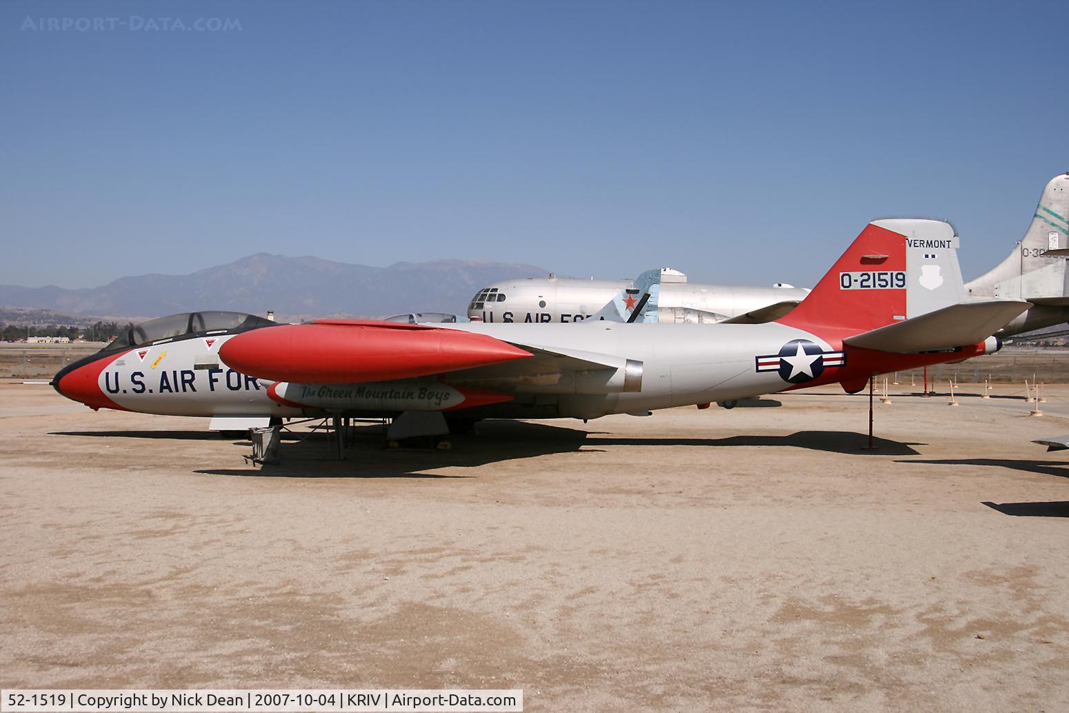 52-1519, 1952 Martin EB-57B Canberra C/N 102, KRIV