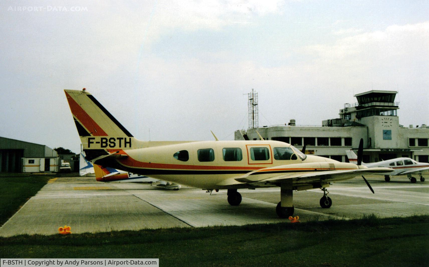 F-BSTH, 1971 Piper PA-31 310 Turbo Navajo B C/N 31-706, Visting Shoreham