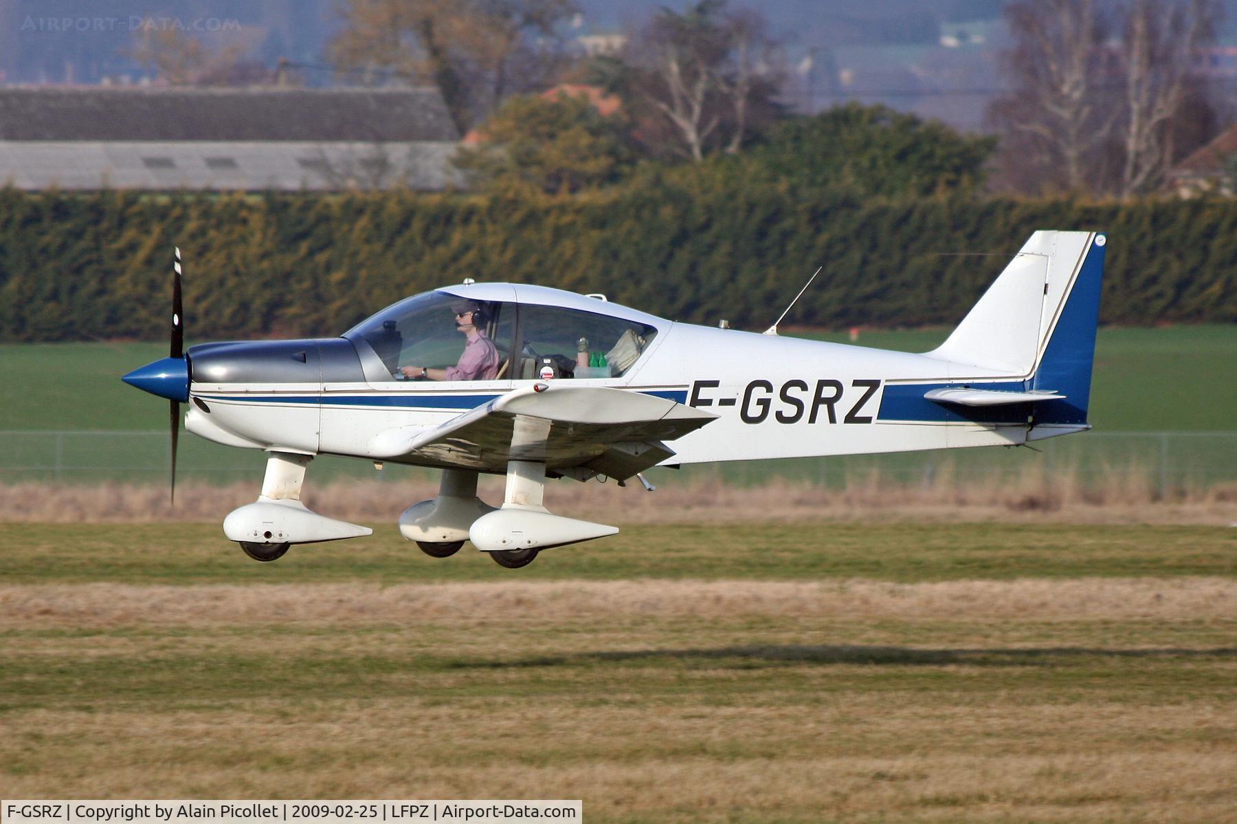 F-GSRZ, 1999 Robin HR-200-120B C/N 328, landing