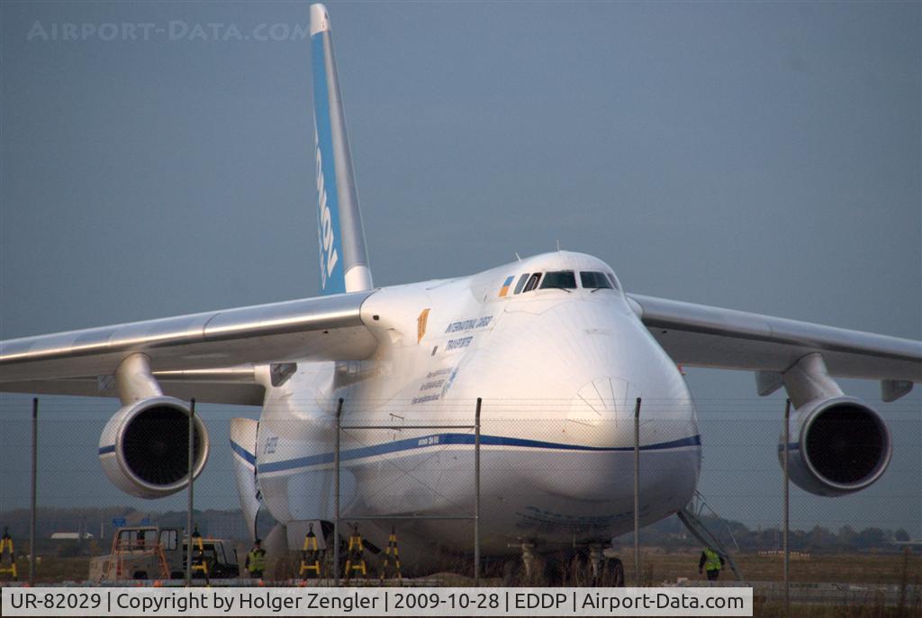 UR-82029, 1991 Antonov An-124-100 Ruslan C/N 19530502630/0210, One of these big babies from Ukraine