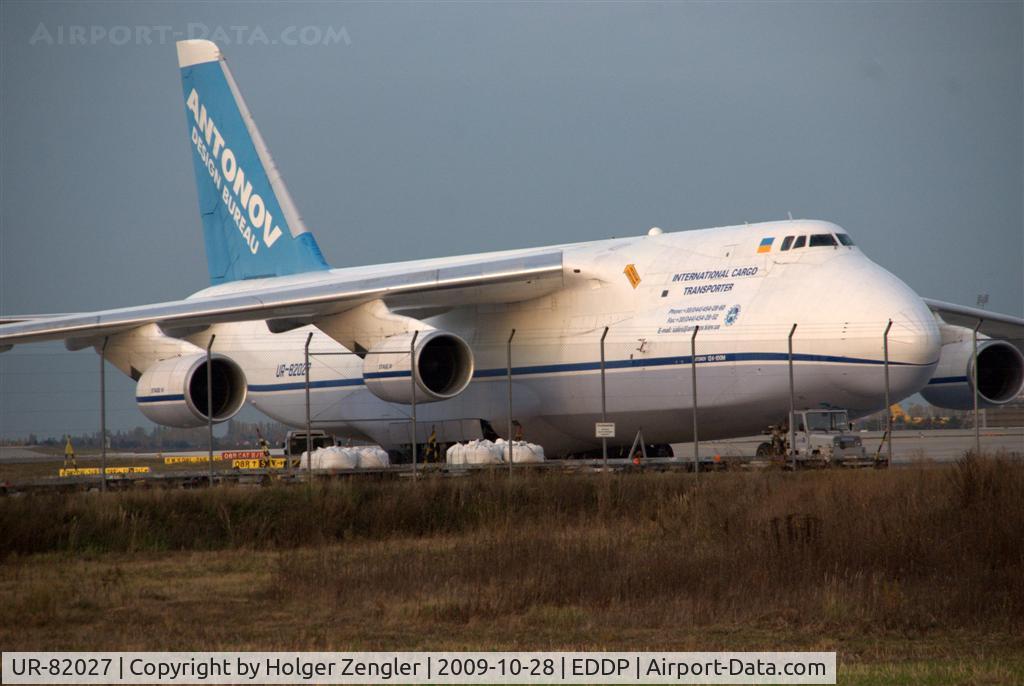 UR-82027, 1990 Antonov An-124-100 Ruslan C/N 19530502288, Another one of those big babies from Ukraine