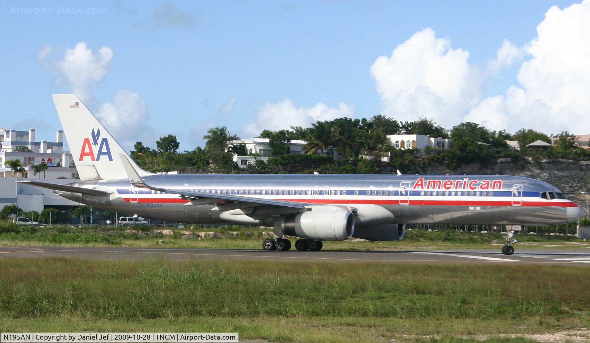 N195AN, 2001 Boeing 757-223 C/N 32389, primming up in the tresh hold