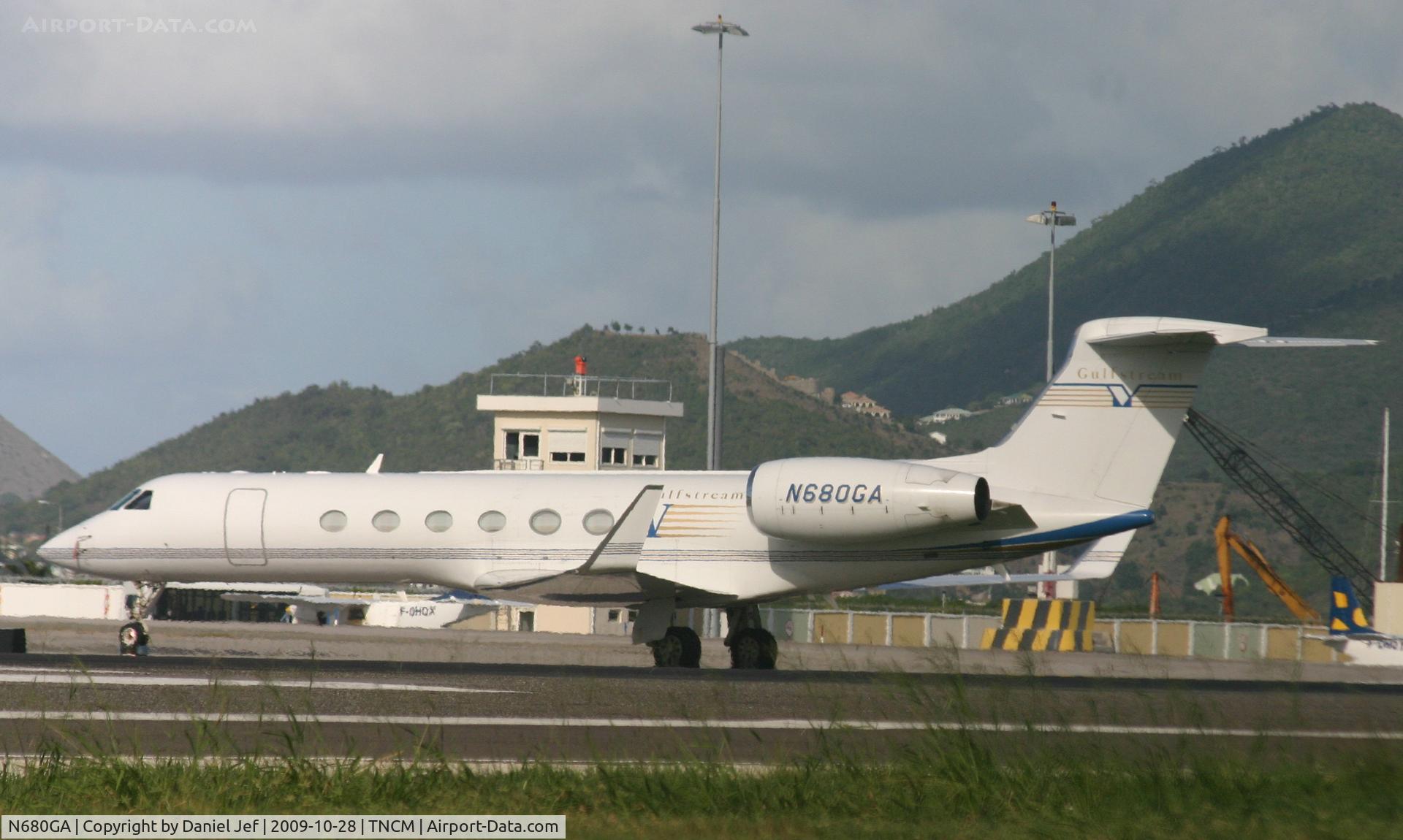 N680GA, 2002 Gulfstream Aerospace G-V C/N 680, Park having some sunshine