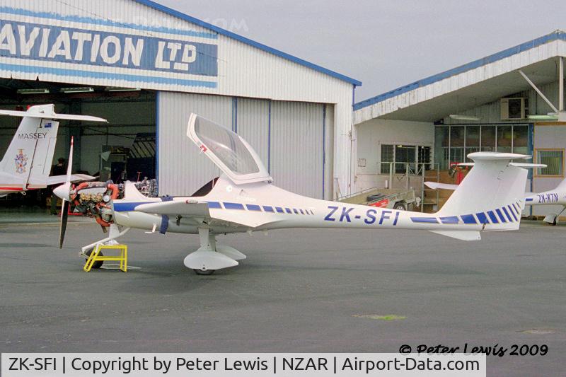 ZK-SFI, Diamond DA-20C-1 Eclipse C/N C0062, CTC Aviation Training (NZ) Ltd., Ardmore - 2004