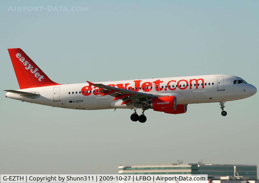 G-EZTH, 2009 Airbus A320-214 C/N 3953, Landing rwy 32R