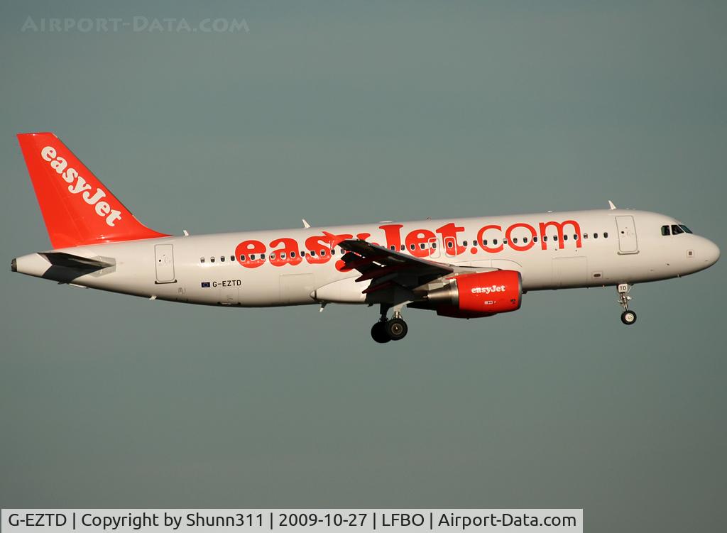G-EZTD, 2009 Airbus A320-214 C/N 3909, Landing rwy 14L